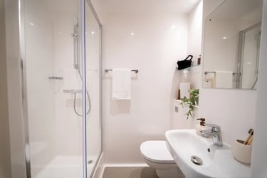 Deluxe Plus Studio - Dual Occupancy at Valerian, 15 Foss Island, City Centre, York, YO317UL - Image 3