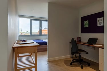 Superior Studio at Central Studios, 1 The Grove, Ealing, London, W55BL - Image 1