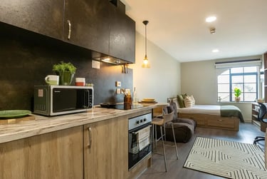 Premium Studio Plus - Image 1