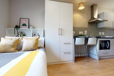 Premium Studio at Centro House, Wellgreen Place, City Centre, Stirling, FK82EG - Image 1