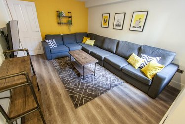 6 bed house, Albert Edward Road, Low Hill, Liverpool, L78RZ - Image 1