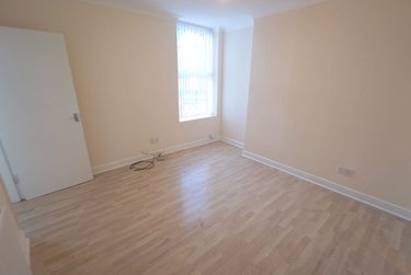 1 bed flat, Walton, Liverpool, L45PE - Image 2