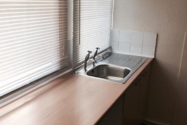 2 bed house, Longroyd Grove, Clarence Dock, Leeds, LS115HF - Image 4