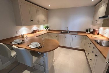 2 bed flat, High Moor Grange, Cookridge, Leeds, LS169HJ - Image 2