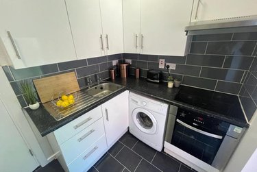 2 bed flat, 9 North Grange Road, Headingley, Leeds, LS62BR - Image 2