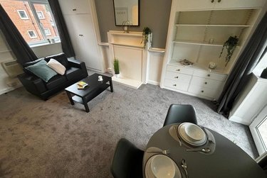 1 bed studio, Cumberland Court, Burley, Leeds, LS63BN - Image 3