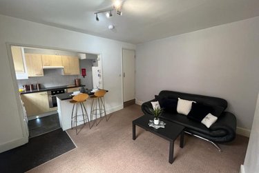 2 bed house, Glebe Avenue, Kirkstall, Leeds, LS53HN - Image 1