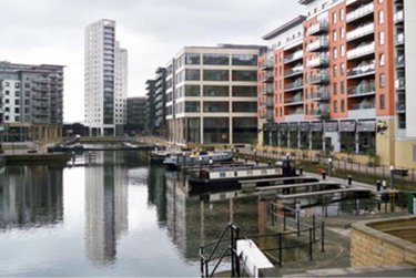 2 bed flat, Mackenzie House, Clarence Dock, Leeds, LS101PU - Image 2