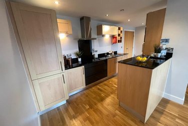 2 bed flat, Mackenzie House, Clarence Dock, Leeds, LS101PU - Image 3