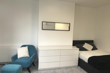 1 bed studio, 1 Norwood Terrace, Hyde Park, Leeds, LS61EA - Image 3