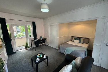 1 bed studio, Cumberland Court, Burley, Leeds, LS63BN - Image 1