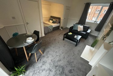 1 bed studio, Cumberland Court, Burley, Leeds, LS63BN - Image 3