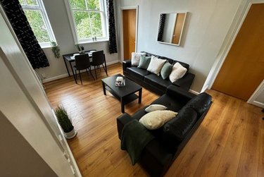 2 bed flat, Ridgeway House, Rampart Road, Leeds, LS62DZ - Image 2