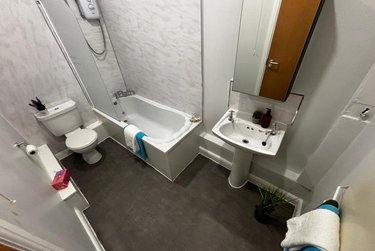 2 bed flat, Ridgeway House, Rampart Road, Leeds, LS62DZ - Image 12