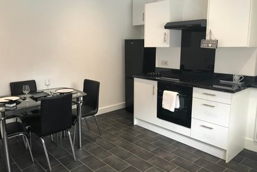 2 bed house, Kelsall Avenue, Hyde Park, Leeds, LS61RB - Image 2