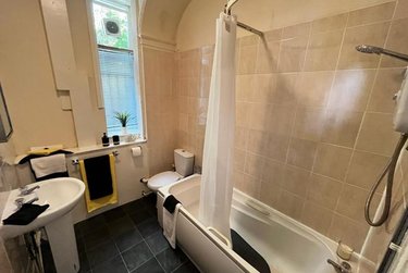 1 bed studio, Virginia House, Headingley, Leeds, LS62BR - Image 4