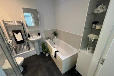 2 bed flat, 9 North Grange Road, Headingley, Leeds, LS62BR - Image 5