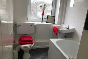 1 bed studio, Cumberland Court, Burley, Leeds, LS63BN - Image 4