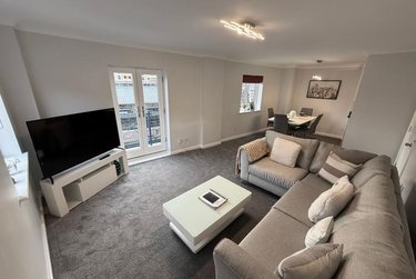 2 bed flat, Langton's Wharf, Clarence Dock, Leeds, LS27EF - Image 2