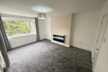 2 bed flat, Ghyll Lodge, Bingley, Bradford, BD161NH - Image 1