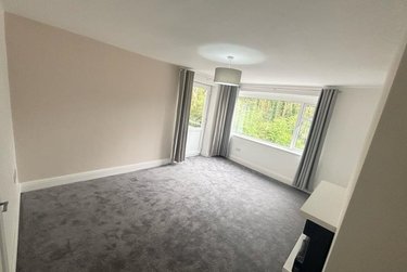 2 bed flat, Ghyll Lodge, Bingley, Bradford, BD161NH - Image 2