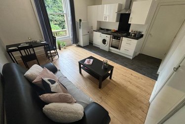 1 bed flat, Ridgeway House, Rampart Road, Leeds, LS62DZ - Image 2