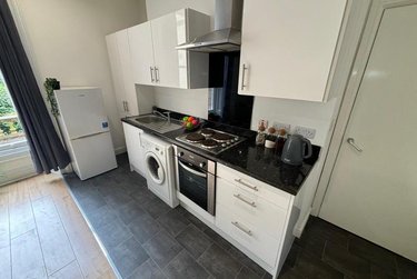 1 bed flat, Ridgeway House, Rampart Road, Leeds, LS62DZ - Image 6