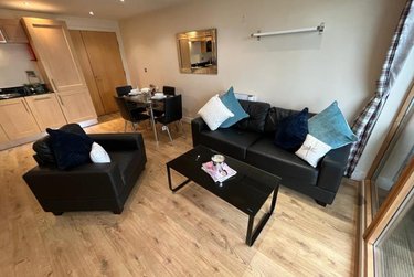 2 bed flat, Mackenzie House, Clarence Dock, Leeds, LS101PJ - Image 1