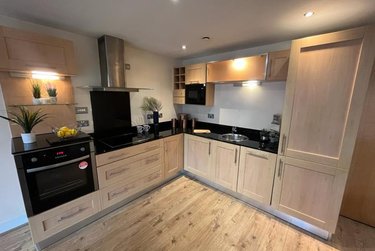 2 bed flat, Mackenzie House, Clarence Dock, Leeds, LS101PJ - Image 2