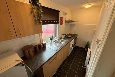 1 bed flat, 1 Norwood Terrace, Hyde Park, Leeds, LS61EA - Image 3