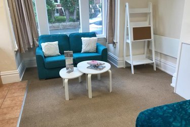 1 bed studio, 1 Norwood Terrace, Hyde Park, Leeds, LS61EA - Image 1