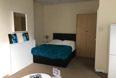 1 bed studio, 1 Norwood Terrace, Hyde Park, Leeds, LS61EA - Image 3