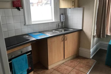 1 bed studio, 1 Norwood Terrace, Hyde Park, Leeds, LS61EA - Image 7