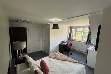 2 bed house, Station Parade, Kirkstall, Leeds, LS53HG - Image 4