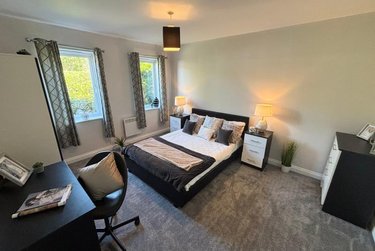 2 bed flat, 28 Old Oak Drive, West park, Leeds, LS165HB - Image 2