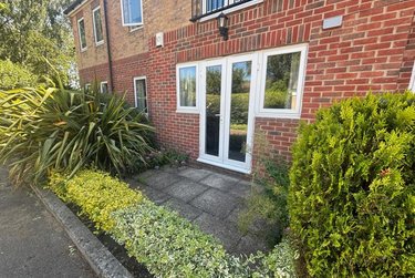 2 bed flat, 28 Old Oak Drive, West park, Leeds, LS165HB - Image 10