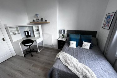 1 bed studio, 2 Regent Park Avenue, Rampart Road, Leeds, LS62AU - Image 5