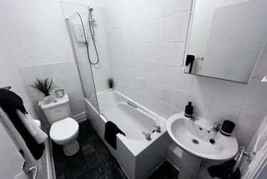 1 bed flat, 4a Brentwood Grove, Armley, Leeds, LS122DB - Image 4