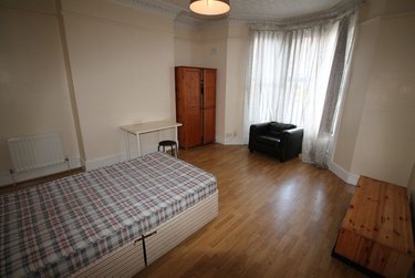 2 bed flat, Lavender Gardens, Jesmond, Newcastle, NE23DE - Image 2