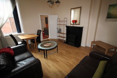 2 bed flat, Lavender Gardens, Jesmond, Newcastle, NE23DE - Image 1