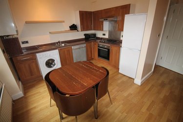 2 bed flat, Bayswater Road, Jesmond, Newcastle, NE23HP - Image 2