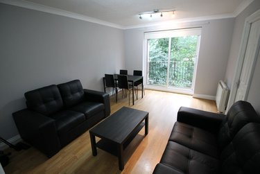 2 bed flat, Deneside Court, Jesmond Vale, Newcastle, NE21JW - Image 1