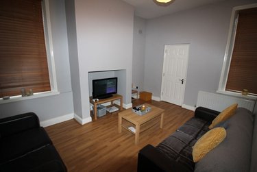 2 bed flat, Simonside Terrace, Heaton, Newcastle, NE65DR - Image 13