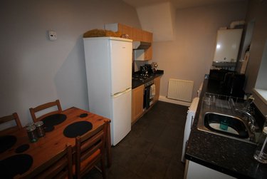 2 bed flat, Simonside Terrace, Heaton, Newcastle, NE65DR - Image 11