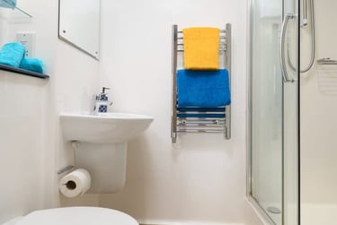 6 Bedroom Apartment – Deluxe - Image 4