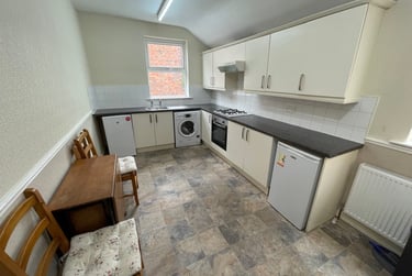 3 bed flat, Hinckley Road, City Centre, Leicester, LE30RD - Image 1