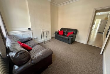 3 bed house, Herschell Street, Victoria Park, Leicester, LE21LE - Image 2