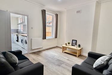 4 bed house, Harrow Road, City Centre, Leicester, LE30JZ - Image 2