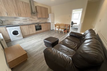 2 bed flat, Lorne Road, Clarendon Park, Leicester, LE21YG - Image 2