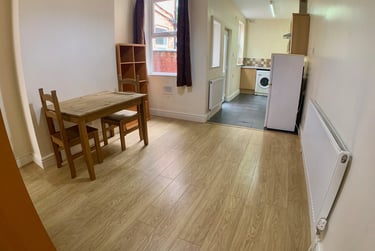 2 bed house, Western Road, City Centre, Leicester, LE30ED - Image 3
